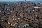 Panorama della citt dalla torre del Mangia
Data 30/10/2010
Nikon D90 - 16.0-85.0 mm f/3.5-5.6
Esposizione Priorit tempi
1/100 sec
f/9.0
ISO 200
lunghezza focale 19,0 mm
Suggerimenti e critiche molto molto graditi
Alessandro