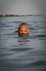 uomo in mare