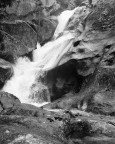 mi piaceva la roccia quasi gommosa scolpita dal torrente. Un spettacolo per la fotografia, uno spettacolo per l'arrampicata dopo !