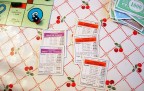 Mi ricorda molto la mia infanzia, chi di noi non ha mai giocato al monopolino o qualche gioco di societ insieme agli amici?