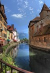 Una vista sul fiume Thiou, da uno dei ponti adiacenti la cosiddetta "casa d'angolo". (HDR)