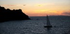 Canon EOS 400D
Tamron 17-50

ISO 800
50 mm
f 2.8
1/2000

Foto scattata dal traghetto che ci portava via dall'Elba dopo una bellissima giornata.

Ho croppato l'immagine con iPhoto togliendo parte del cielo che mi sembrava "in pi".

Che c' di sbagliato? :-)