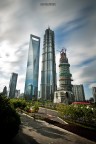 Dopo la Jim Mao Tower e il Shanghai World Finacial Center, un terzo grattacielo far presto parte dello skyline di Pudong, l'area finanziaria della capitale economica cinese.

Neanche a dirlo, sar il pi alto dei tre.

Canon 450D + Sigma 10-20 + filtro ND1000
ISO 100
f/14
15sec

Commenti e critiche sempre ben accetti.