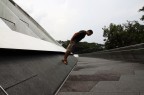 Sfidando la gravit Sul ponte Alexandra Ark in Singapore