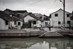 Ragazzini che giocano sul bordo di un canale di Zhou Jia Jiao, lo stesso paesino di questo [url=http://www.photo4u.it/viewcomment.php?pic_id=594547][u]questo[/u][/url] reportage.

Commenti e critiche sempre graditi.