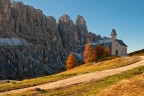 Chiesetta alpina a Passo gardena