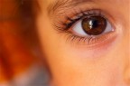 volevo testare un obiettivo macro. E mia figlia ci teneva ad essere l presente!