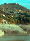 foto scattata durante il riempimento di un lago artificiale.
Ho aggiunto della saturazione in tonalit ciano in PP per avere un effetto da cartolina primi anni 80, un fitro perch il cielo era sovraesposto rispetto al resto e un po di saturazione generale per far risaltare un po di pi i colori. Che ne pensate?