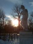 Una delle tante statue nel parco della residenza estiva della principessa Sissi a Vienna.