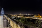 Firenze Piazzale Michelangelo.

Questa foto Tecnicamente non  il massimo , manca di nitidzze , ma a me piace molto.

 
Modello fotocamera:	Canon EOS 5D Mark III
Ora originale dello scatto:	2013:01:02 23:05:07
Velocit otturatore:	1/25 sec
Apertura:	f/2,8
ISO:	10000
Lunghezza focale:	24 mm
Informazioni lente:	Sigma AF 24-70mm F2.8,

Critiche e consigli sono sempre ben accetti