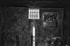 la cella dove venne ucciso padre kolbe il 14 agosto 1941 con una iniezione di acido fenico, porgendo il braccio all'ufficiale nazista sussurro le ultime parole "lei no ha capito che nella vita l'odio non serve a niente , solo l'amore crea.Ave Maria
