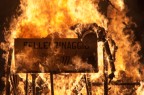 Annuale rito della Gioeubia a Busto Arsizio, anno 2013.
I fantocci rappresentano le "cose cattive" da bruciare e lasciarsi alle spalle...