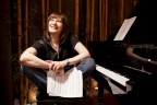Mariella Nava durante una delle spledide serate di Donne In Canto di cui lei  da sempre promotrice...dopo il concerto alle 02:00 del mattino tra una chiacchiera e l'altra abbiamo realizzato questo scatto... una grande donna e una grande Artista..!!