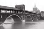 il ponte vecchio a Pavia, l'acqua  davvero alta! 
Canon eos 60d
canon ef 35 f2
iso 125
1/30
f 7,1