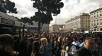 Stiamo aspettando l'autobus.....!!!!!