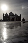 Complesso del Taj Mahal in silhouette- India