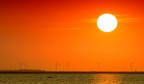...non so voi, ma io mi sono innamorato della Puglia, Regione piena di luoghi di assoluto interesse, a volte ridondante, a volte essenziale. I luoghi dell'anima, in quelle terre, sono ovunque. Ho visto tramonti, tanti tramonti e non so se riesco a restituirne, almeno in minima parte, la bellezza.

Suggerimenti ben graditi.

DLR