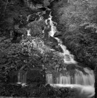 Scusate ma non ho resistito.
La mia prima foto in long time exposure.
Hasselblad 500 c/m, Kodak 100TMX, HC110, scanner EPSON V750, filtri tipo LEE, cavalletto e dito. Una goduria.