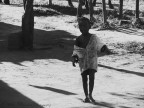 Queen Elizabeth - Uganda 
Visita ad un villaggio nel quale il 90% degli abitanti affetto da HIV