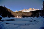 Lago di Carezza ghiacciato e Catinaccio. Fatta nell'angolo pi buio del lago