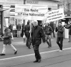Fotografia scattata con la mia Leica D-LUX4 a Zurigo - Mentre visitavo la citt ho potuto osservare alcune persone che manifestavano a favore (o contro) qualche legge riguardo il diritto di cittadinanza.