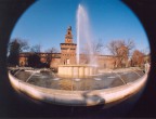 Foto "strana": ho applicato un fisheyes da 14 mm sul mio 28 fisso della Canon... e questo  il risultato! ho preso pure un arcobaleno! :cool: