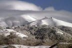 Il Terminillo -la montagna di Roma- che prima di tutto, per,  il monte della mia citt, Rieti.
Foto scattata dal balcone di casa con una Minolta dynax 5d, anti shake attivato e un 300 mm.
Giulio