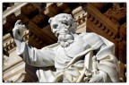 Particolare di una statua della Cattedrale di Siracusa.