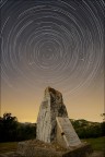 La stele che  stata posta nel comune di Sogliano presso le sorgenti del fiume Rubicone (sebbene ancora gli storici non sono concordi su quale sia il "vero" Rubicone di Cesare).

Quelle scie verdi non sono alieni, ma lucciole :)
Invece la luminosit in sfondo  colpa delle luci della Riviera Romagnola. :cry:

Fotografata con Fuji X-E1 e Samyang 12mm, diaframma f/5.6.

Suggerimenti e critiche sempre ben accetti!