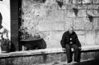 mi ha colpito perch in una piazza colma di gente questa persona
appariva completamente chiusa in se stessa