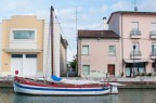 Questa foto  stata scattata nel porto di Cesenatico(RA) dove si possono vedere barche antiche e decorate che non vengono utilizzate per la pesca ma servono ad abbellite questo posto.
Commenti e critiche ben accetti