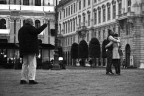 Propongo ancora uno tra i primi scatti fatti questa primavera e una delle prime conversioni in b/n. Trieste, Piazza Unit al calar della sera