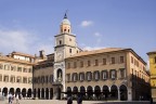 Piazza Grande :Il palazzo del Comune