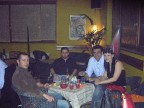 Sabo, Ricky e Sandro con ..... la cameriera