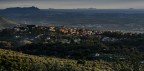 Da una strada rurale di Norma (LT), scorcio di Sermoneta e vista di San Felice Circeo e delle Isole Pontine dopo un temporale.