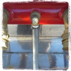 Progetto iniziato nel 2015 dedicato a dettagli e scorci urbani. Scatti realizzati con il Tablet Samsung Galaxy 10.
Le foto vengono successivamente elaborate con il programma Paper Pictures e quindi inserite online tramite Instagram sfruttando i filtri messi a disposizione dal programma.