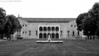 Foto serale del giardino della Loggetta Lombardesca, ora sede del MAR, a Ravenna.
(http://www.mar.ra.it/ita/Links/Museo)

Spero che la conversione in B/N sia ben riuscita, allegher anche la versione a colori per confronto.

Come di consueto sono graditissime critiche/consigli.
Luca