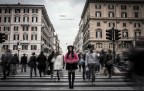 Se ad un tratto fossi io che decidessi di fermarmi e controllare la mia vita? non farsi guidare pi dalla frenesia, non farsi condizionare dallo stress, da uomini senza personalit. Basta, adesso tocca a me!