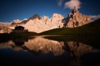 Luce sulla cima Vezzana. 
Colgo l'occasione per augurare un felice 2016 a tutti.