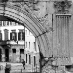 Trieste "Arco di Riccardo" - Leicaflex SL2 mot - Summicron 50mm f.2 - Pellicola Fomapan 200 iso - Epson V500.