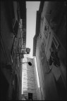 ... ha gi troppi impegni per scaldar la gente d'altri paraggi ...

stesso quartiere di http://www.photo4u.it/viewcomment.php?pic_id=69885


Minolta SRT 100X, Rokkor 24/2.8, FP4, monopiede
Scansione Epson 3170