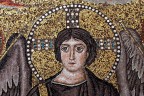 Cristo sempre giovane  (San Vitale)
Col nuovo 100-400 i mosaici di Ravenna
non hanno quasi pi segreti....

...un piccolo omaggio al mio nick