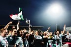 Valsugana Rugby Padova
Vincitrice del Campionato di serie A di rugby femminile
Calvisano, 4 giugno 2016
Canon 70D + Sigma 24-105
RawTherapee + GIMP

Secondo me da vedere su fondo bianco