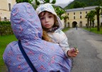 Gabriele  in braccio alla mamma