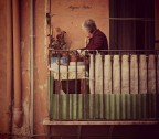 Racchiudere in uno spazio ristretto un insieme di sensazioni e storie di vissuto quotidiana.

Suggerimenti e critiche sempre ben accetti