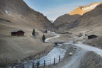 La Malga Fane a Valles  unica nel suo genere in Alto Adige. Questo villaggio idilliaco alpino si trova sopra il paese di Valles ed  immerso in un paesaggio naturale ed un mondo di montagne suggestivo. Lagglomerazione di baite, fienili, una piccola chiesa e tre rifugi affascinano anche grazie alloriginalit delle strutture.
Costruita nel Medioevo come asilo per i malati della peste e la colera, oggi la malga  una delle attrazioni principali della zona, sia dinverno che destate.