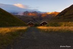 Seljavelli- sullo sfondo il vulcano Eyjafjallajokull Seljavelli- sullo sfondo il vulcano Eyjafjallajokull