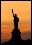 Uno che va a NYC pu non fotografare la signora che pi la rappresenta? Il problema  riuscire a non fare uno scatto scontato... speriamo che un p pi originale dello standard sia stato :) Critiche e commenti ben accetti