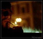 accendendo una sigaretta accendendo una sigaretta