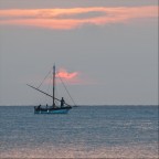 Un gozzo in un'alba